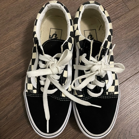 CHECKERED VANS - SIZE 6 WOMEN, 4.5 MEN - Picture 3 of 4